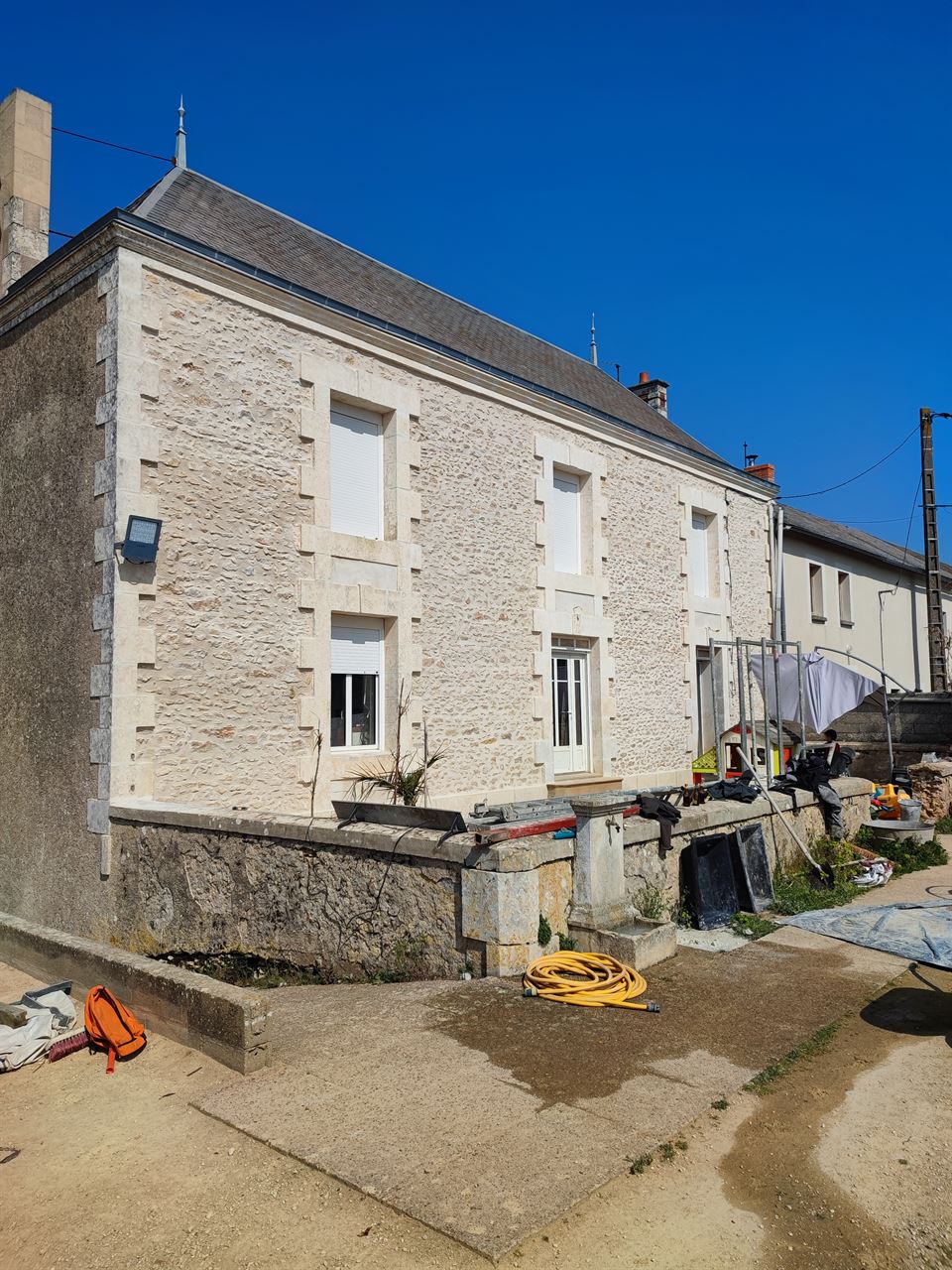 Repose d’enduits en pierre à Poitiers